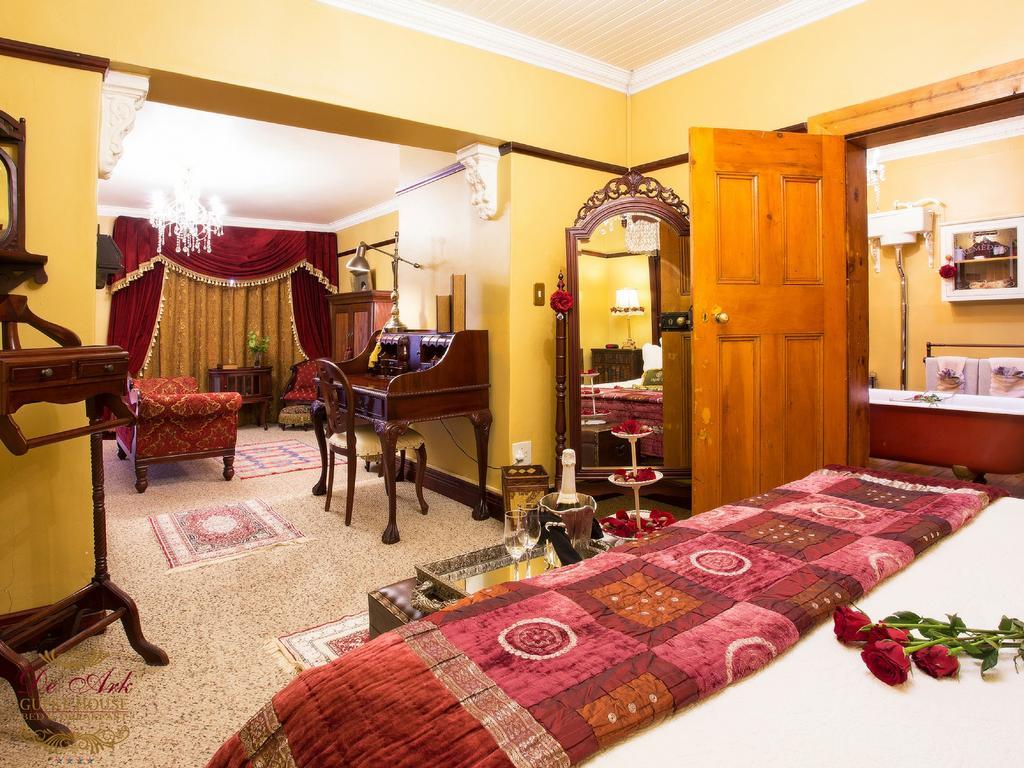De Ark Guest House ไลเดนเบิร์ก ภายนอก รูปภาพ